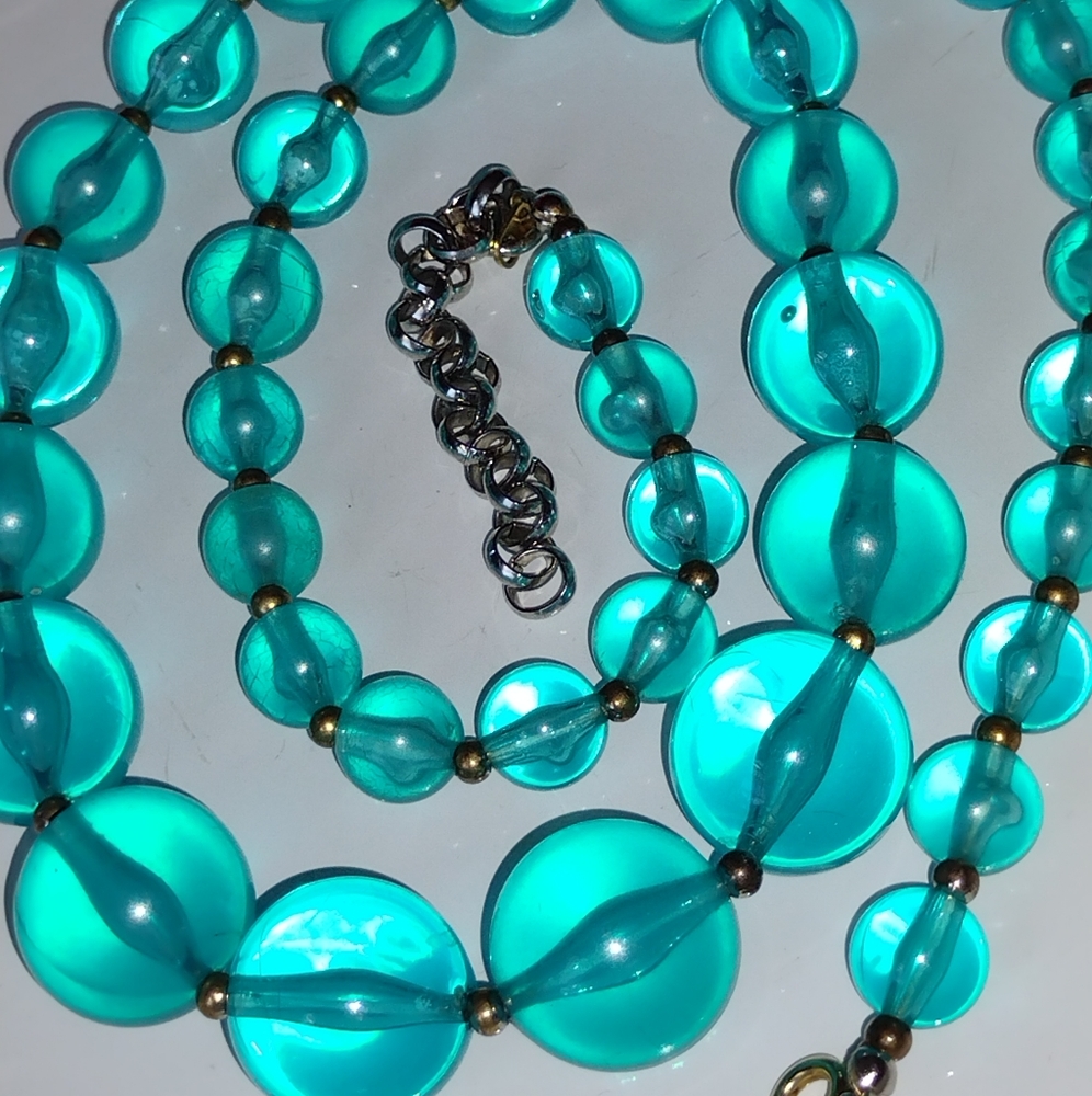 Summer Pool Graduated Translucent Turquoise Beads… - image 8